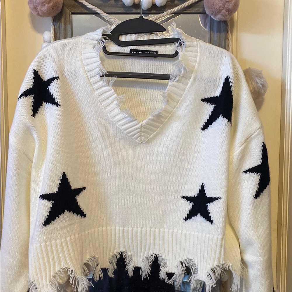 Shein Frayed Star Sweater - White and Black